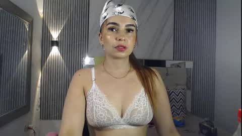 julieta__fox_ online show from 09/11/25, 02:44