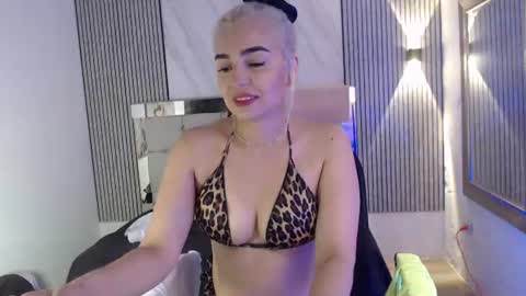 julieta__fox_ online show from 07/09/26, 03:49