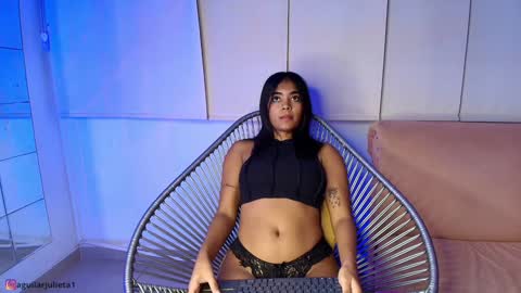 Juli online show from 01/04/25, 10:24