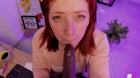 Snapshot of julieta_alves chatting on 07/17/26, 10:33 July online show from 07/17/26, 10:33