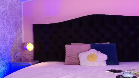 Snapshot of julieta_cortes__ chatting on 06/19/26, 12:09 Julieta online show from 06/19/26, 12:09