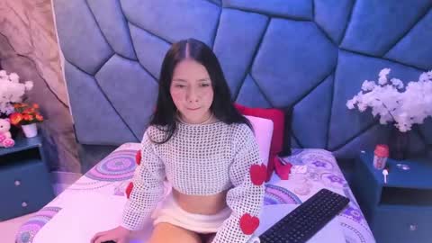 Snapshot of julieta_diamond chatting on 06/14/26, 03:30 Julieta online show from 06/14/26, 03:30