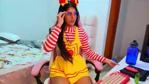 julieta_rose19 online show from 10/31/25, 03:29