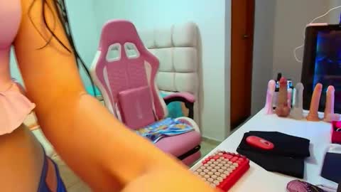 julieta_rose19 online show from 11/16/25, 03:01