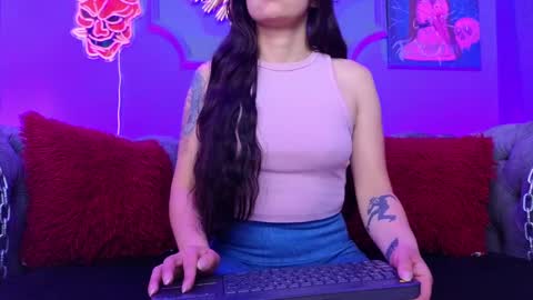  Julieta  online show from 03/04/25, 12:01