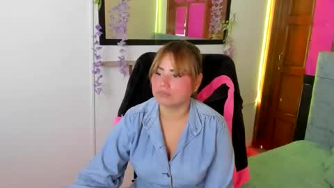 Snapshot of julieta_star69 chatting on 06/08/26, 07:25 julieta_star69 online show from 06/08/26, 07:25