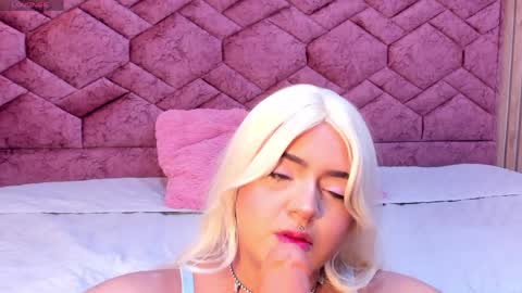 Julieta  online show from 05/20/26, 01:06