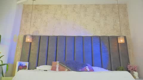 Julieta  online show from 12/17/25, 03:23