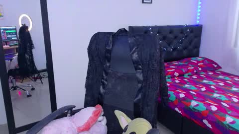 Julieta online show from 12/03/25, 02:15