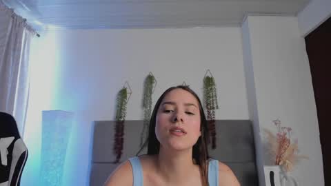 Snapshot of julietasnoow chatting on 04/26/26, 04:26 Julieta Snow online show from 04/26/26, 04:26