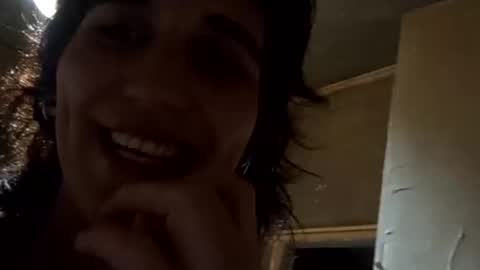 Snapshot of julietfranc28 chatting on 01/15/26, 04:06 julietfranc28 online show from 01/15/26, 04:06