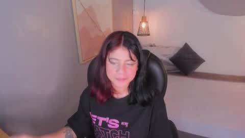 Julieth  online show from 11/14/25, 09:02