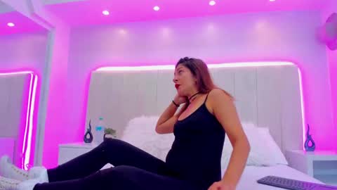 Snapshot of julieth_varr chatting on 09/11/25, 12:05 Julieth var online show from 09/11/25, 12:05