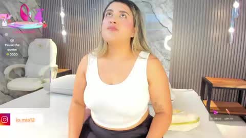 Snapshot of julietha_taylor chatting on 06/19/26, 02:05 Julietha online show from 06/19/26, 02:05