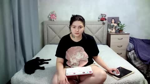 Julietkitty online show from 01/22/25, 04:23