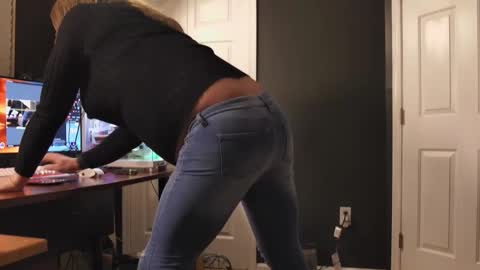 Julie TS online show from 02/15/26, 10:25