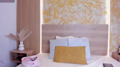 Snapshot of julietta_pink chatting on 02/19/26, 11:39 Julieta online show from 02/19/26, 11:39