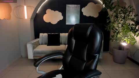 Snapshot of juliettabasset chatting on 02/02/25, 07:04 JULIETTA online show from 02/02/25, 07:04