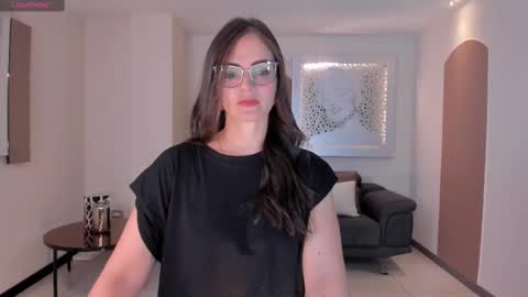 Snapshot of juliettabasset chatting on 03/05/25, 12:11 JULIETTA online show from 03/05/25, 12:11