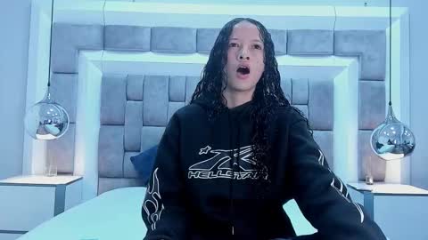 Hi guys It is a pleasure to have you here I am Julieta  online show from 09/13/25, 11:54