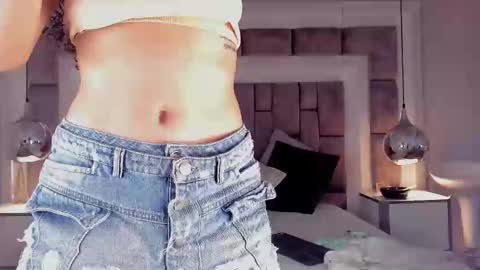 Hi guys It is a pleasure to have you here I am Julieta  online show from 12/22/25, 12:24