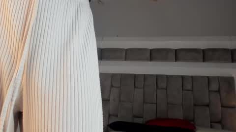 Hi guys It is a pleasure to have you here I am Julieta  online show from 01/10/26, 12:40