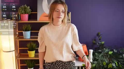 Mia online show from 09/13/25, 03:17