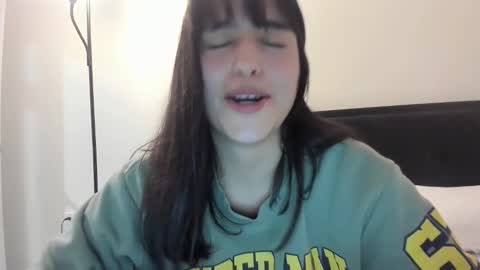 juliette_26 online show from 11/12/25, 01:28