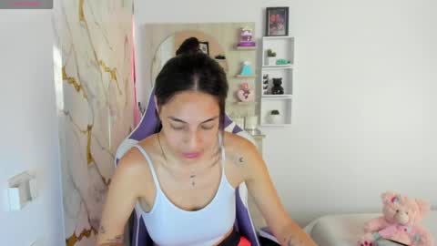 Snapshot of juliette_sweet05 chatting on 04/30/26, 06:25 juliette online show from 04/30/26, 06:25