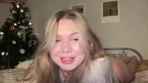 Julie online show from 01/06/26, 01:31