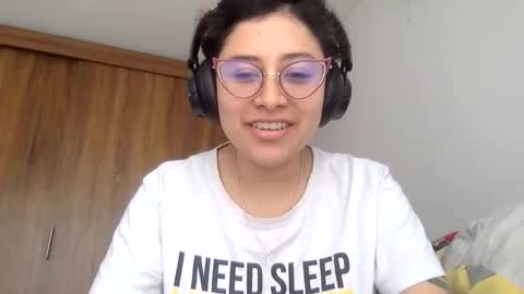 Julieta online show from 12/21/25, 04:25