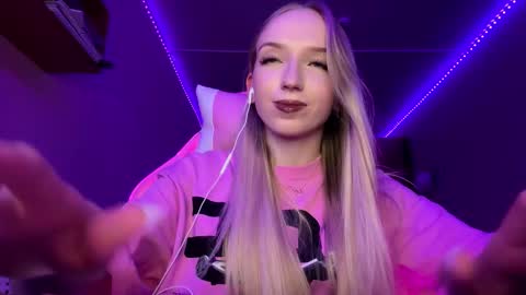 Sofie online show from 10/04/25, 04:38