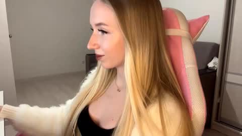 Sofie online show from 11/09/25, 03:32