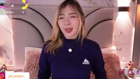 jullianapriv_ online show from 04/08/26, 02:39