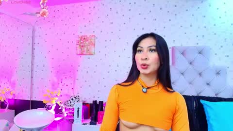 Julieta Reyes   online show from 03/18/26, 11:57