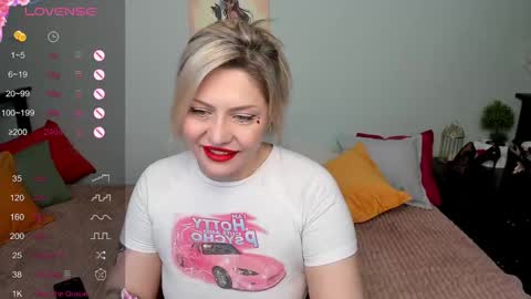 Jully online show from 02/15/25, 08:44