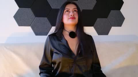 Julietha  online show from 02/04/26, 08:47