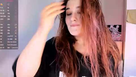 Snapshot of july_slowdive chatting on 12/10/24, 11:43 Julie online show from 12/10/24, 11:43