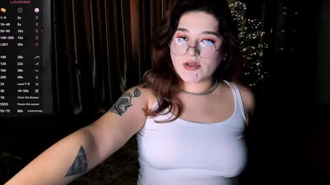 Snapshot of july_slowdive chatting on 01/09/25, 08:55 Julie online show from 01/09/25, 08:55