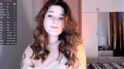 Snapshot of july_slowdive chatting on 02/03/25, 12:57 Julie online show from 02/03/25, 12:57