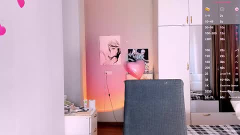 Snapshot of july_slowdive chatting on 02/11/25, 12:48 Julie online show from 02/11/25, 12:48