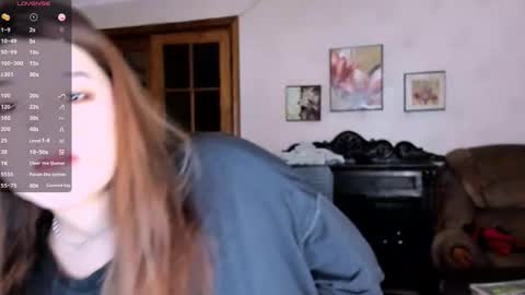 Snapshot of july_slowdive chatting on 03/07/25, 07:30 Julie online show from 03/07/25, 07:30