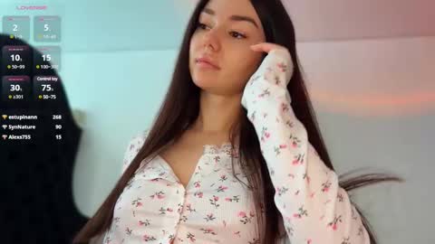 Hloya online show from 02/21/25, 01:33