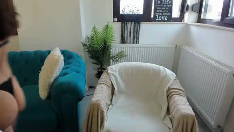 Julya online show from 02/10/26, 08:51