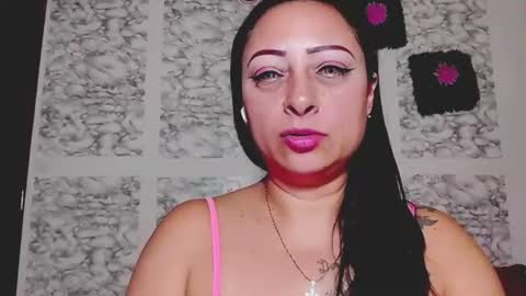 Snapshot of julybravo chatting on 07/12/26, 02:13 juliana online show from 07/12/26, 02:13