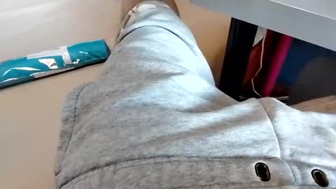 Snapshot of jumezee chatting on 10/18/25, 06:48 Asian office boy online show from 10/18/25, 06:48