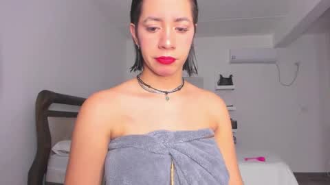 jessica online show from 11/18/25, 05:34