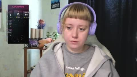 Snapshot of june_shy0 chatting on 10/01/25, 07:03 June online show from 10/01/25, 07:03