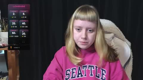 Snapshot of june_shy0 chatting on 11/22/25, 08:24 June online show from 11/22/25, 08:24