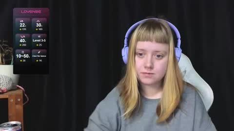 Snapshot of june_shy0 chatting on 11/28/25, 08:17 June online show from 11/28/25, 08:17